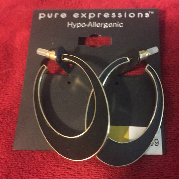 Oval black hoop earrings. - Picture 1 of 4